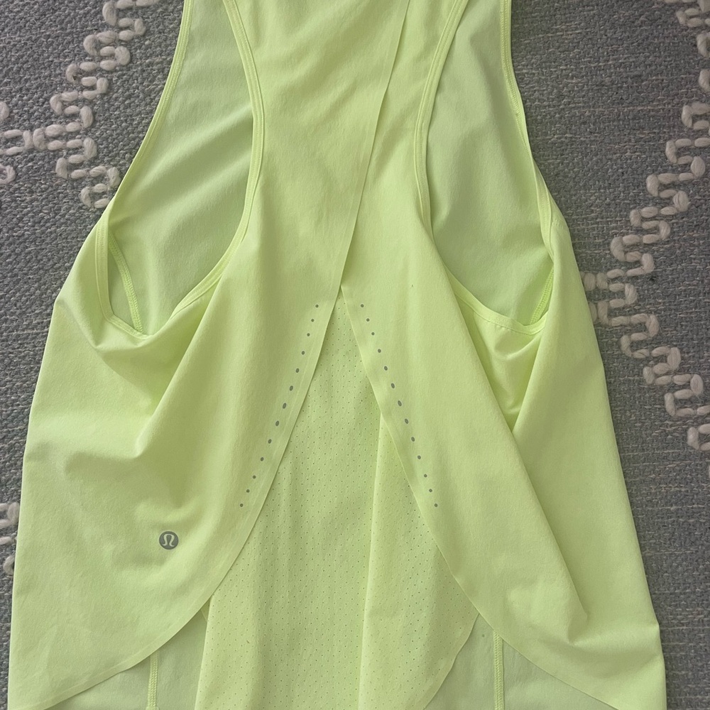 Lululemon Athletica Neon Yellow Tank and wunder Gray Patterned Leggings - Picture 6 of 11